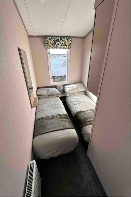 Brand New 6 Berth Holiday Home Селси Экстерьер фото
